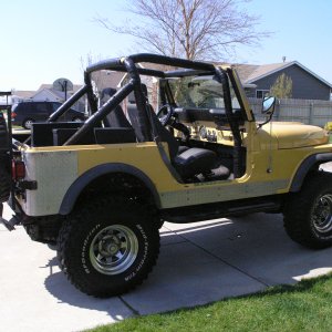 '82 CJ7