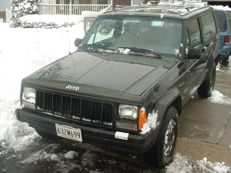 jakbob\'s xj in the snow